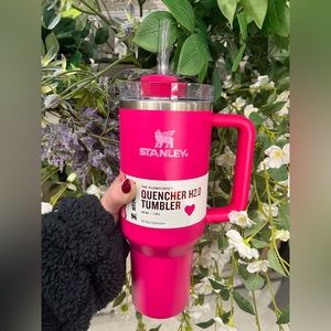 Stanley valentine 40oz pink brand new